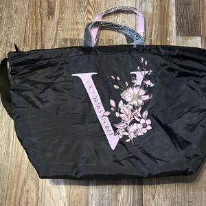 Victoria secret tote, brand new with tags. Never been used.